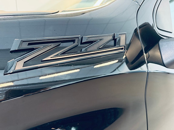 Chevrolet 12 of 30