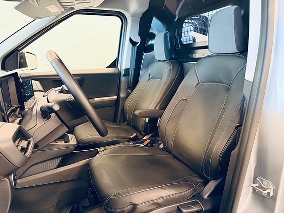 Ford E-Transit Courier 7 of 16