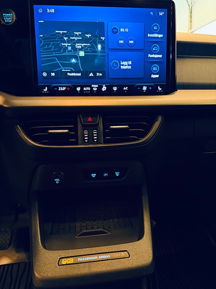 Ford E-Transit Courier 14 of 16