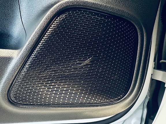 Mercedes-Benz EQA300 17 of 27