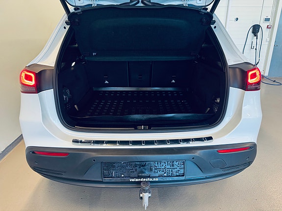 Mercedes-Benz EQA300 25 of 27