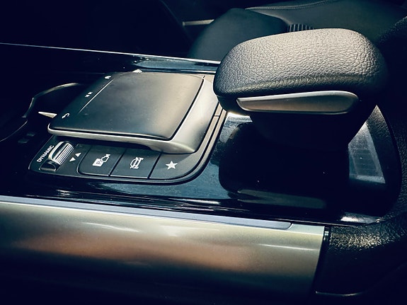 Mercedes-Benz EQA300 15 of 27