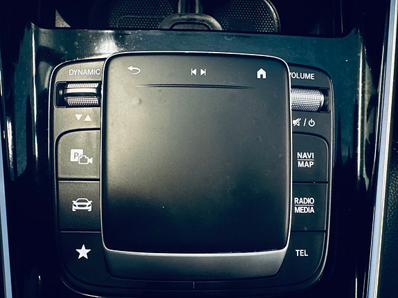 Mercedes-Benz EQA300 16 of 27