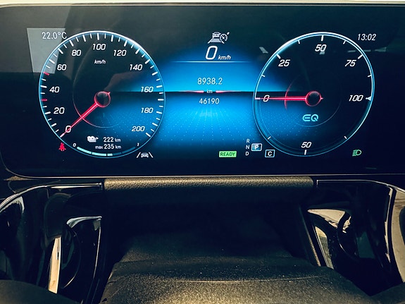 Mercedes-Benz EQA300 21 of 27