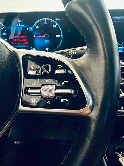 Mercedes-Benz EQA300 20 of 27