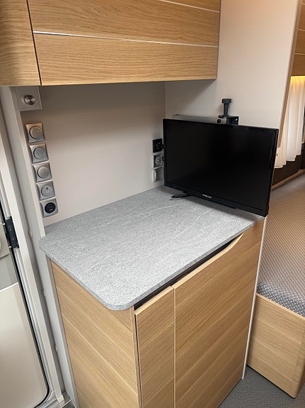 Adria Adora 572 UT SOM NY, ALDE 27 of 30