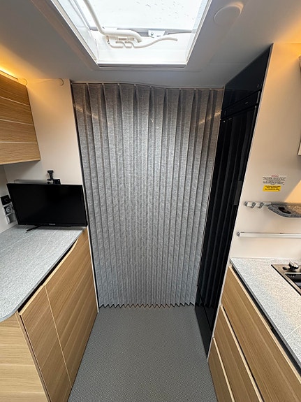 Adria Adora 572 UT SOM NY, ALDE 29 of 30