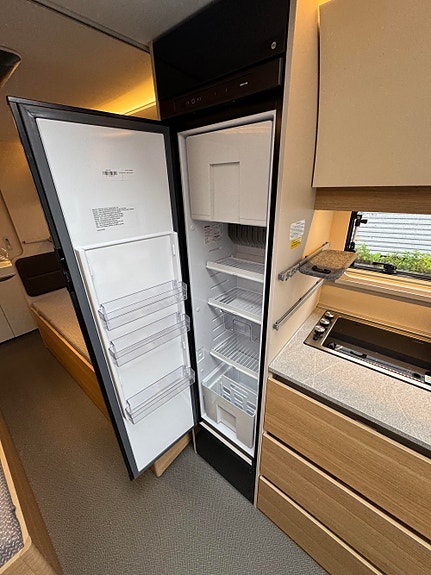 Adria Adora 572 UT SOM NY, ALDE 25 of 30
