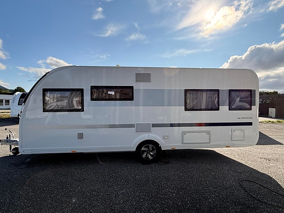 Adria Adora 572 UT Plus **SE PRIS** 4 of 30