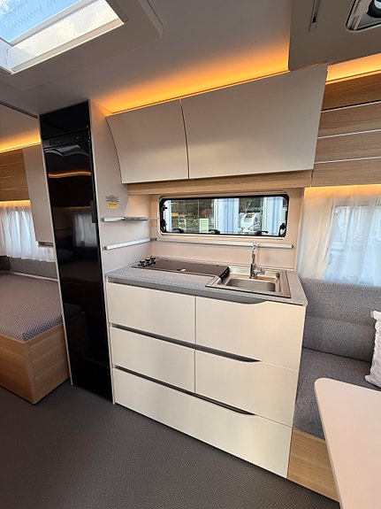 Adria Adora 572 UT Plus **SE PRIS** 15 of 30