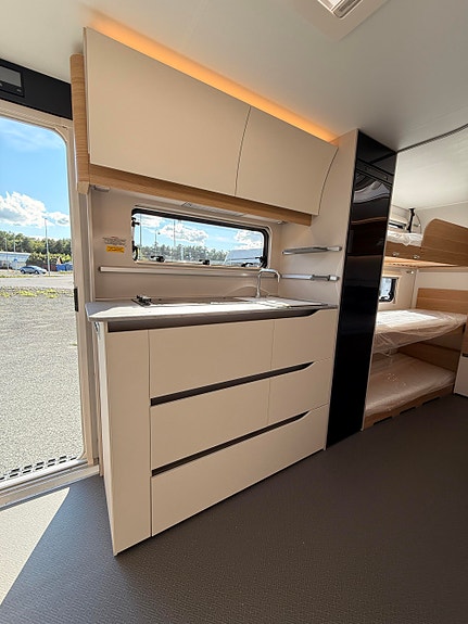 Adria Adora 593 UK Plus, 3 delt køyesenger, Alde **SE PRIS** 16 of 30