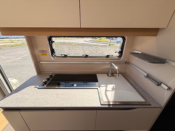 Adria Adora 593 UK Plus, 3 delt køyesenger, Alde **SE PRIS** 17 of 30
