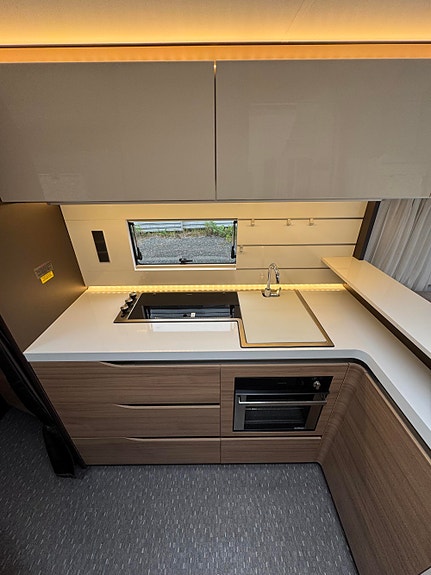 Adria Alpina 573 UP Alde 16 of 30