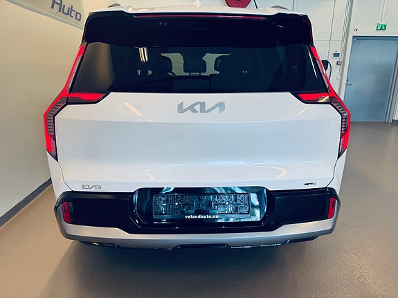 Kia EV9 8 of 30