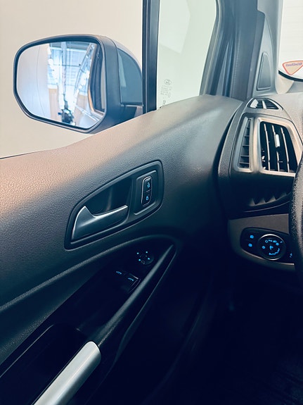 Ford Transit Connect 20 of 26