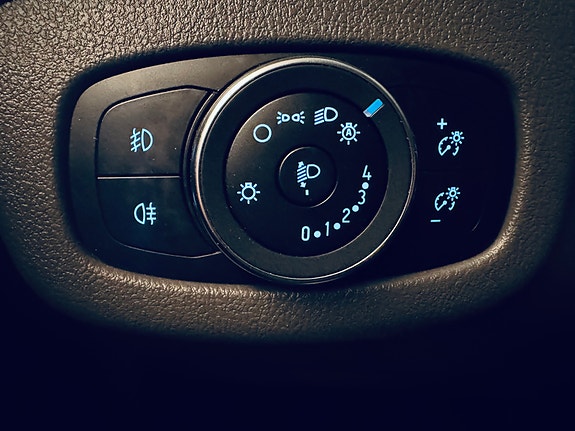 Ford Transit Connect 17 of 26