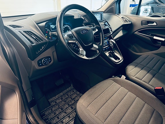 Ford Transit Connect 11 of 26