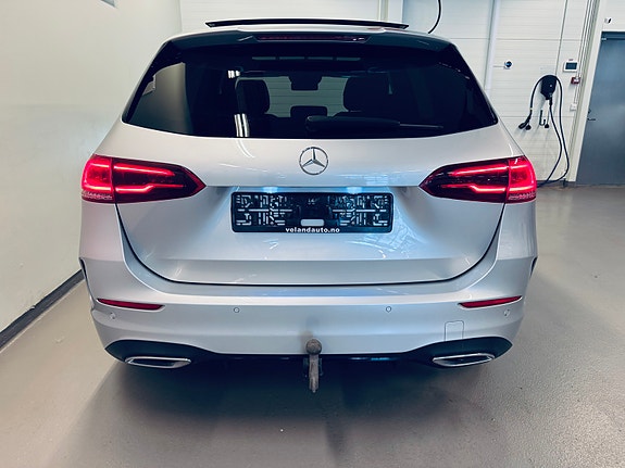 Mercedes-Benz 180 7 of 24