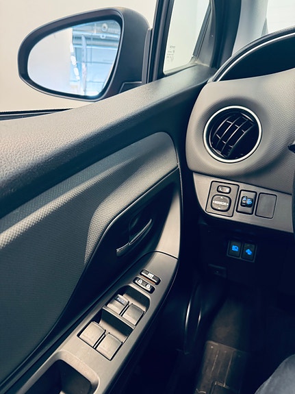 Toyota Yaris 20 of 24