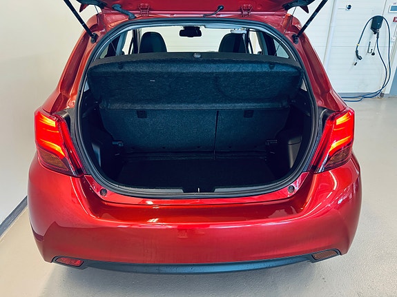 Toyota Yaris 22 of 24