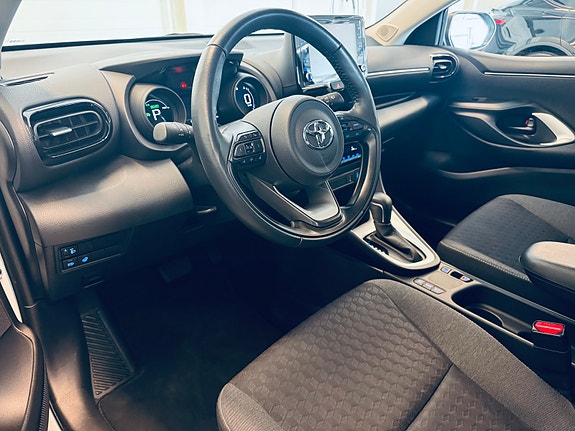 Toyota Yaris 11 of 25