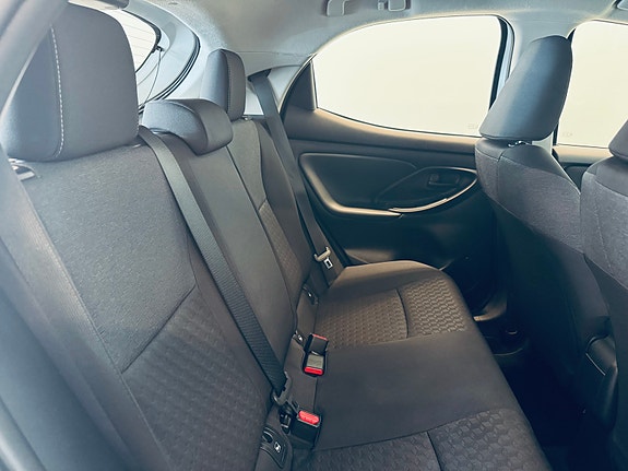 Toyota Yaris 22 of 25