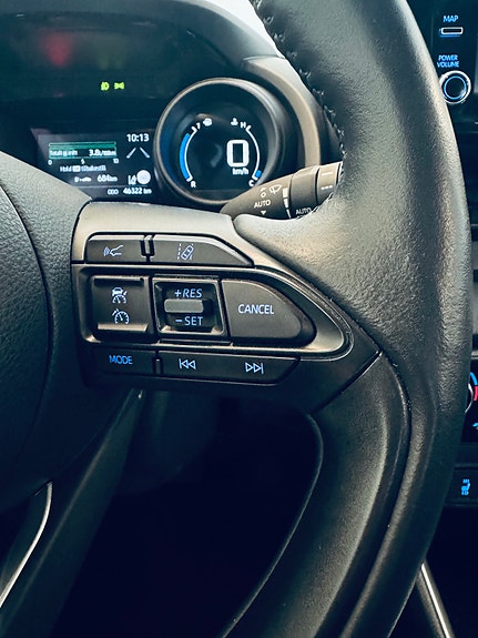Toyota Yaris 19 of 25