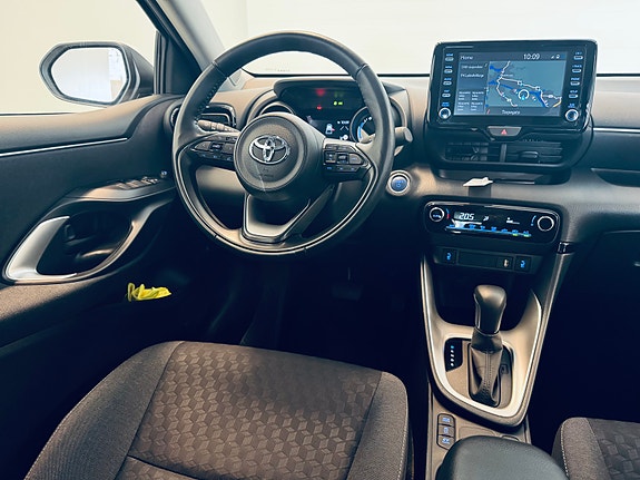 Toyota Yaris 10 of 25