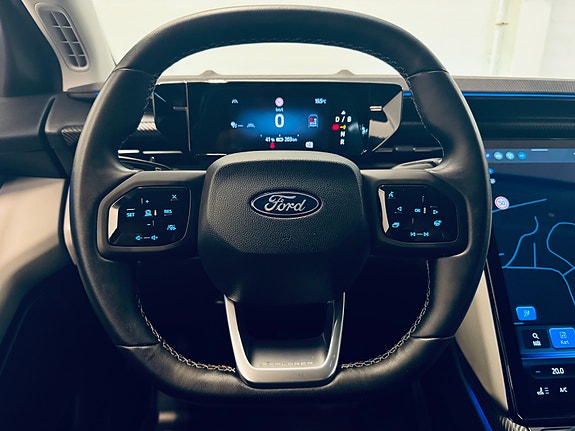 Ford Explorer 17 of 29