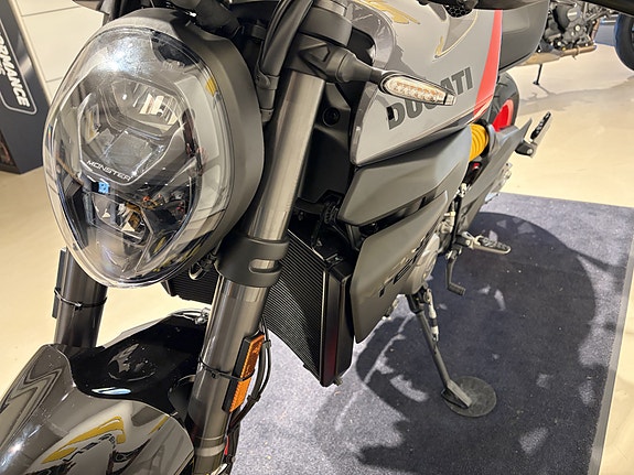 Ducati Monster V2 6 of 15