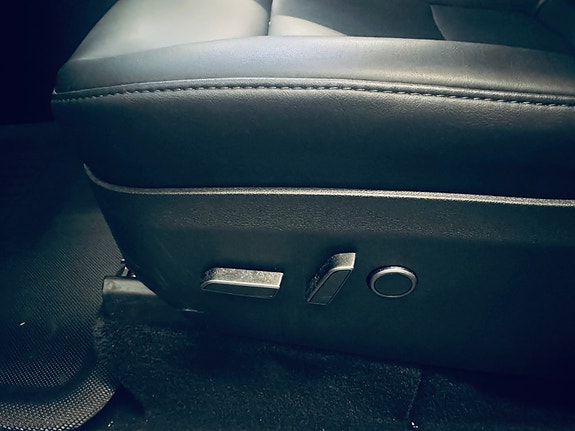 Tesla Model Y 19 of 26