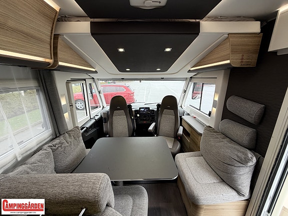 Adria Sonic 700 SC Plus | Alde | Automat | 150 hk | Elektrisk senkeseng og hev/senk queenbed | Litium | Solcelle 18 of 30