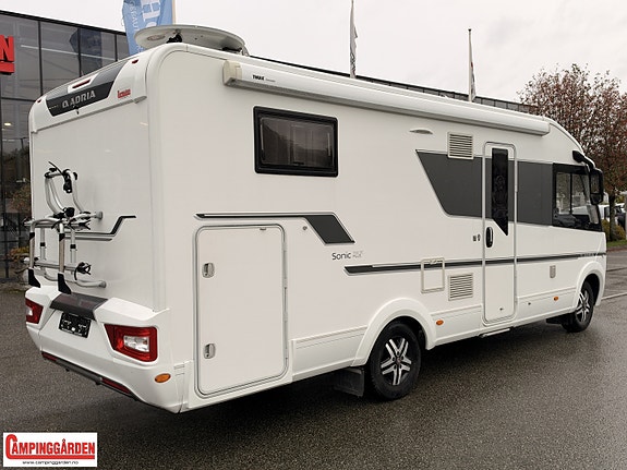 Adria Sonic 700 SC Plus | Alde | Automat | 150 hk | Elektrisk senkeseng og hev/senk queenbed | Litium | Solcelle 4 of 30