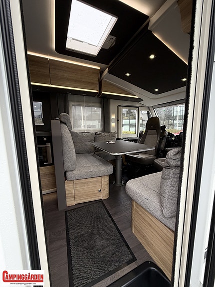 Adria Sonic 700 SC Plus | Alde | Automat | 150 hk | Elektrisk senkeseng og hev/senk queenbed | Litium | Solcelle 16 of 30