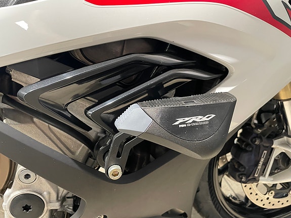 BMW S 1000 RR 19 of 21