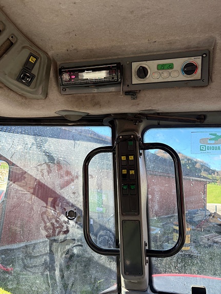Valtra N111 10 of 13