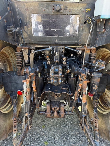 Valtra N111 8 of 13