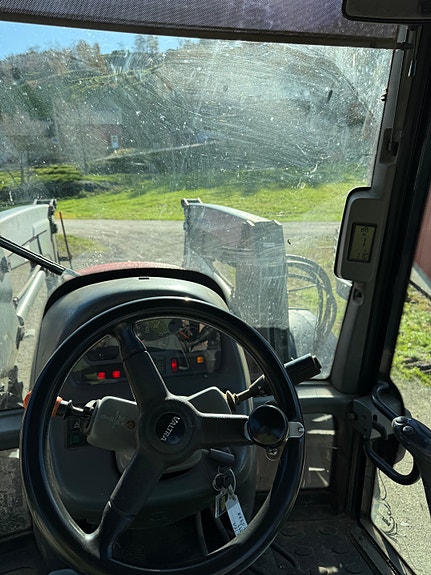 Valtra N111 9 of 13