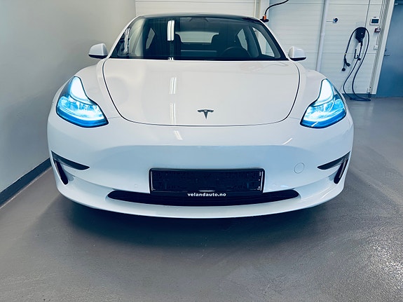 Tesla Model 3 2 of 25