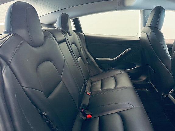 Tesla Model 3 21 of 25
