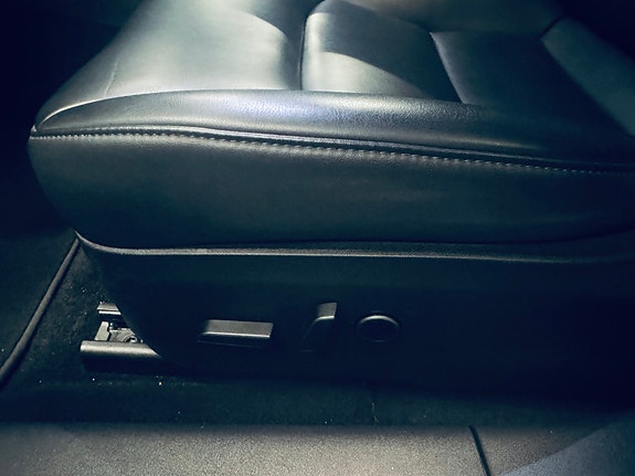Tesla Model 3 19 of 25