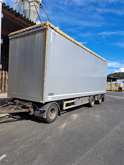 Scania R650 B6x2NB med Tyllis tilhenger 4 of 10