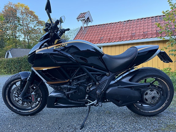 Ducati Diavel 3 of 8