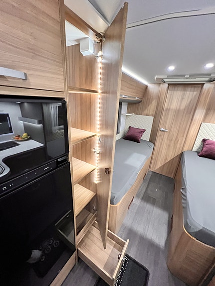 Adria CORAL 670SLT 28 of 30