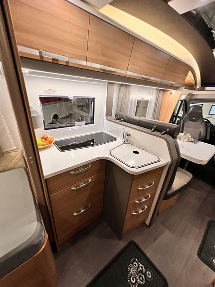 Adria CORAL 670SLT 25 of 30