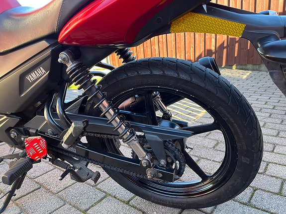 Yamaha YS 125 4 of 8