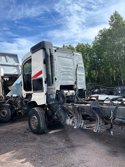 Volvo FH 2 of 3
