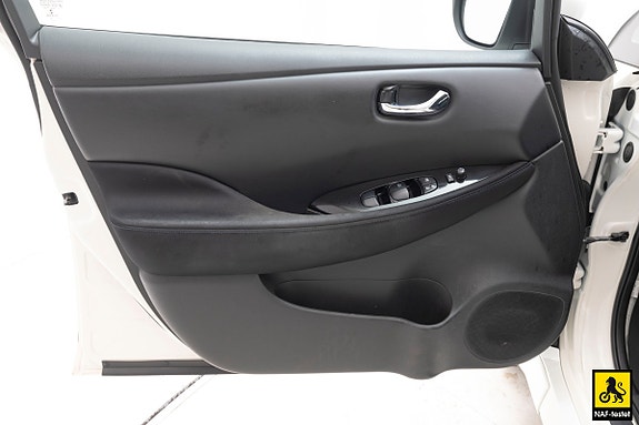 Nissan Leaf 7 of 30