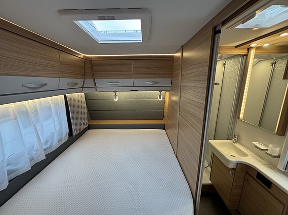 Dethleffs 730 FKR / CAMPER / ALDE / SITTEGRUPPE / KØYESENGER / D.SENG / AIRCONDITION 10 of 17