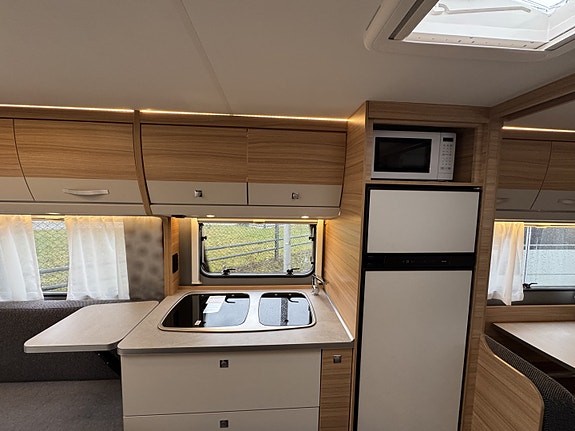 Dethleffs 730 FKR / CAMPER / ALDE / SITTEGRUPPE / KØYESENGER / D.SENG / AIRCONDITION 4 of 17